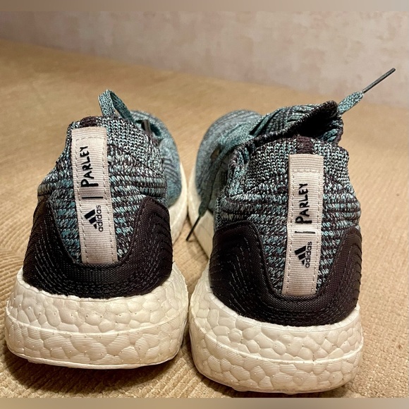 Adidas Ultra boost x Parleyed - Picture 3 of 5